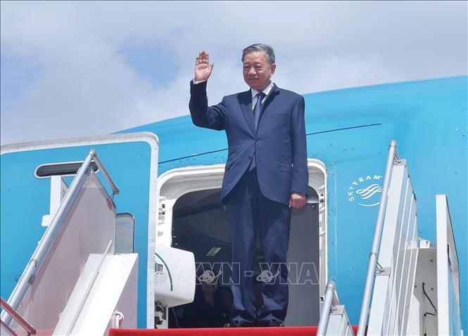 View - 	Chủ tịch nước Tô Lâm bắt đầu thăm cấp Nhà nước Vương quốc Campuchia